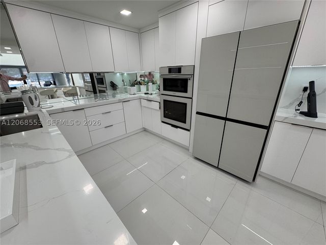 336 Poinciana Dr 1008, Sunny Isles Beach, FL 33160