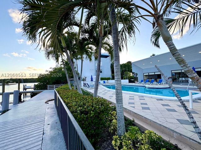 336 Poinciana Dr 1008, Sunny Isles Beach, FL 33160