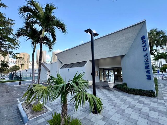 336 Poinciana Dr 1008, Sunny Isles Beach, FL 33160