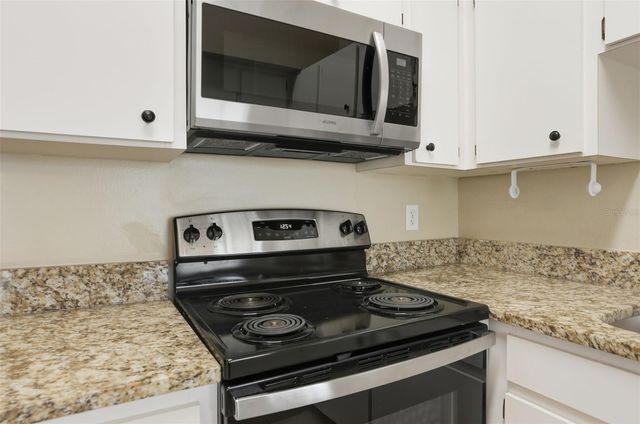 3002 W CLEVELAND STREET E10, Tampa, FL 33609