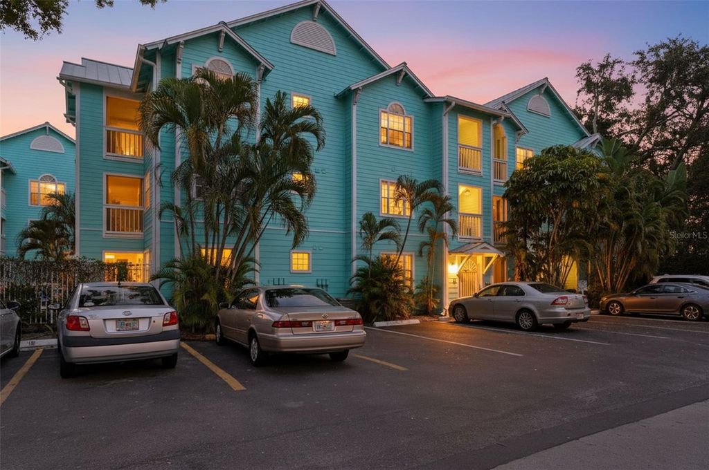 3002 W CLEVELAND STREET E10, Tampa, FL 33609