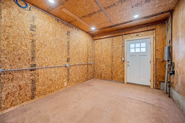 130 Center Road, Hardwick, VT 05843