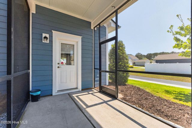 9142 Village Lake Drive SW, Calabash, NC 28467