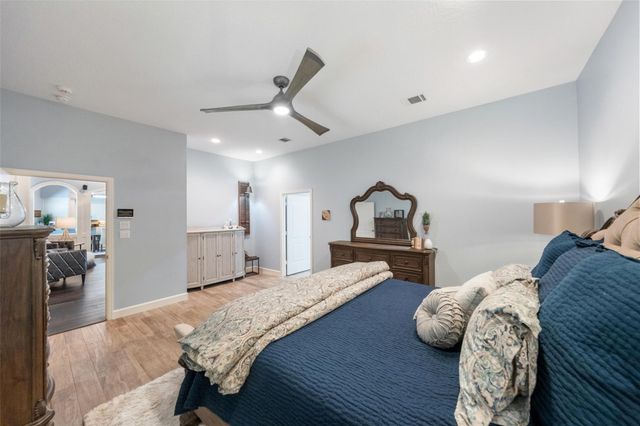 12418 Longmire Way, Conroe, TX 77304