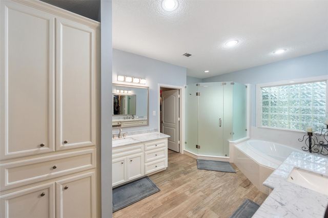 12418 Longmire Way, Conroe, TX 77304
