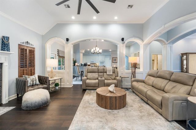 12418 Longmire Way, Conroe, TX 77304