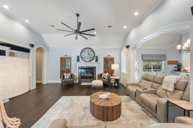 12418 Longmire Way, Conroe, TX 77304