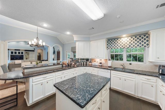 12418 Longmire Way, Conroe, TX 77304