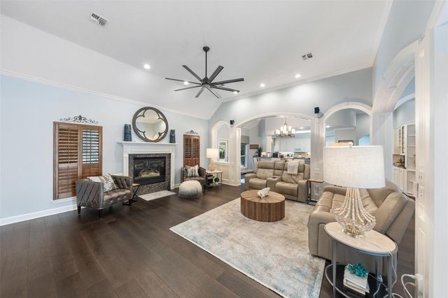 12418 Longmire Way, Conroe, TX 77304