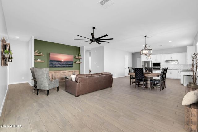 1291 E LA FORTUNA Court, San Tan Valley, AZ 85140