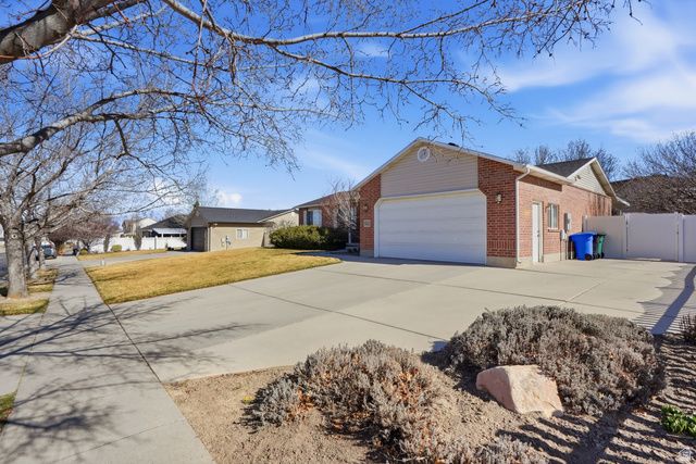 9341 S COPPER LN, West Jordan, UT 84088