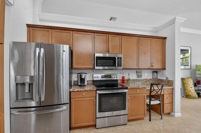 8553 E Via Grande E, Wellington, FL 33411