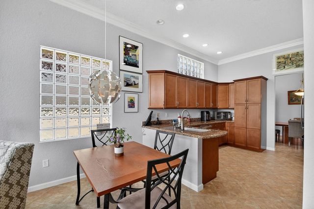 8553 E Via Grande E, Wellington, FL 33411