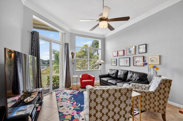 8553 E Via Grande E, Wellington, FL 33411