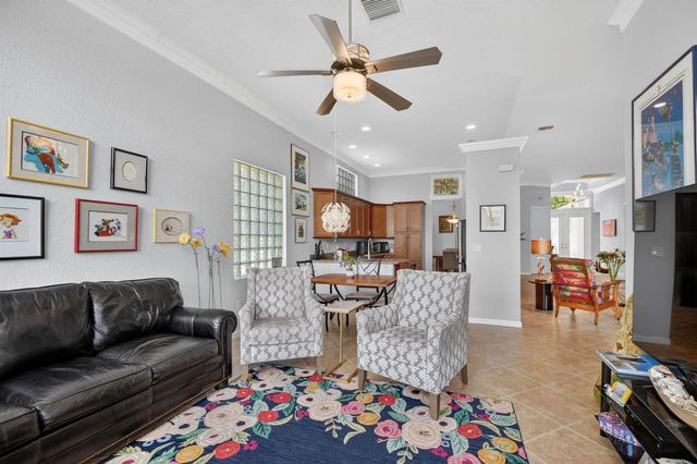 8553 E Via Grande E, Wellington, FL 33411