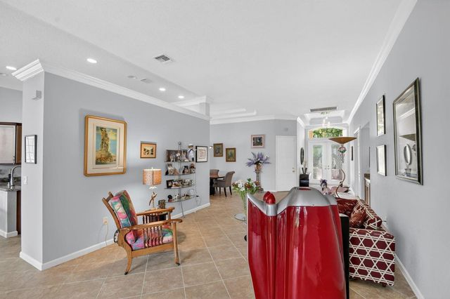 8553 E Via Grande E, Wellington, FL 33411