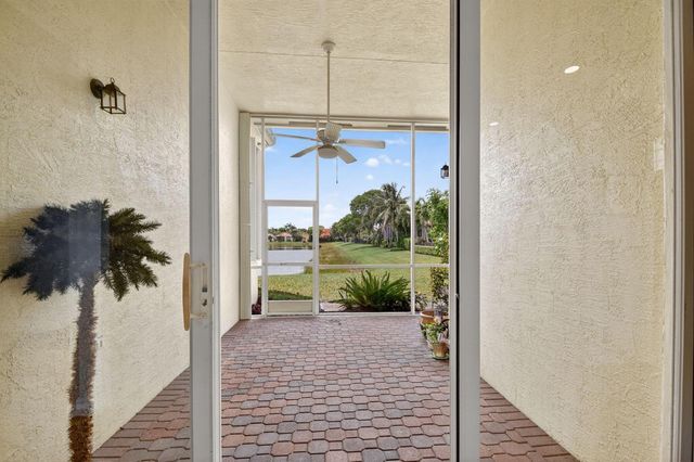 8553 E Via Grande E, Wellington, FL 33411