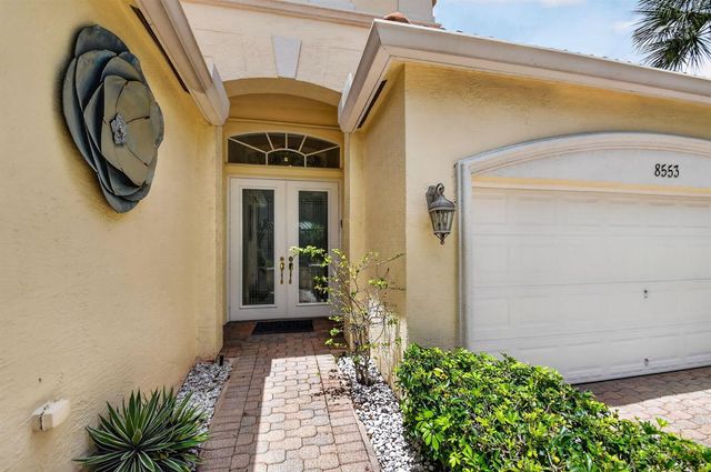 8553 E Via Grande E, Wellington, FL 33411