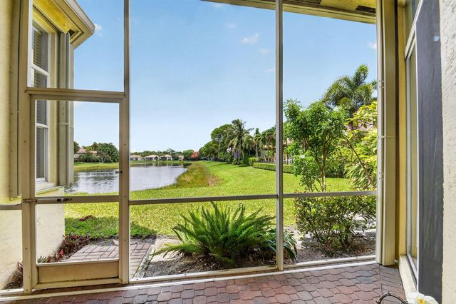 8553 E Via Grande E, Wellington, FL 33411