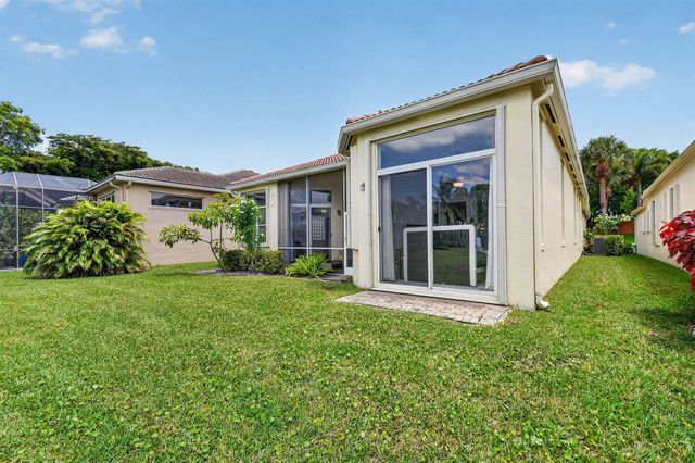 8553 E Via Grande E, Wellington, FL 33411