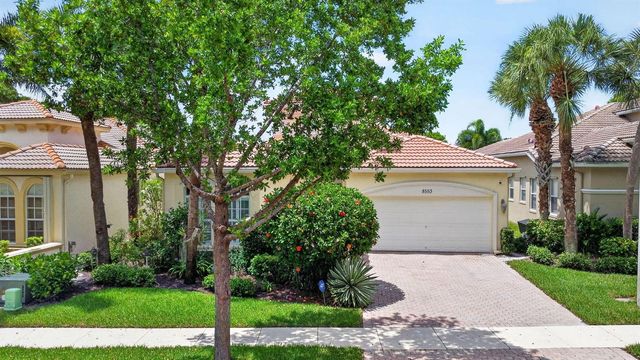 8553 E Via Grande E, Wellington, FL 33411