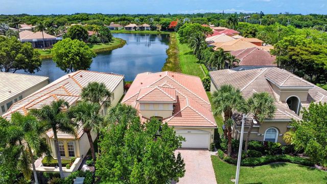 8553 E Via Grande E, Wellington, FL 33411