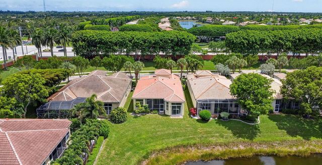 8553 E Via Grande E, Wellington, FL 33411