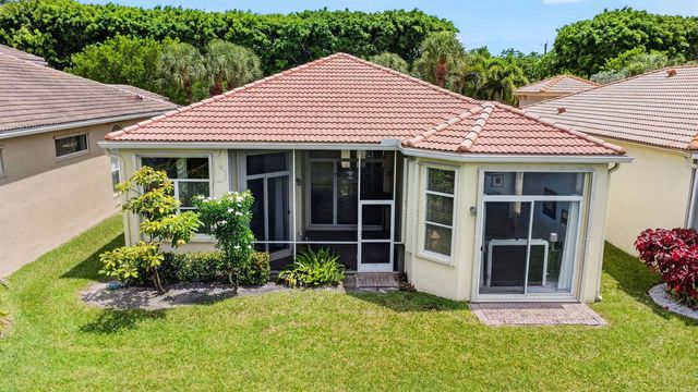 8553 E Via Grande E, Wellington, FL 33411