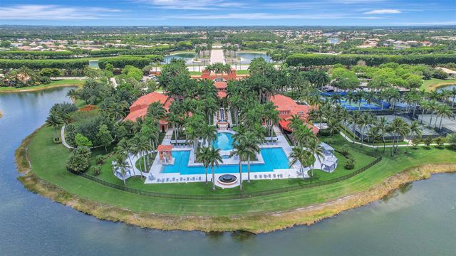 8553 E Via Grande E, Wellington, FL 33411