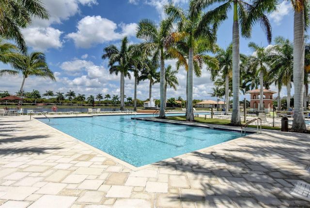 8553 E Via Grande E, Wellington, FL 33411