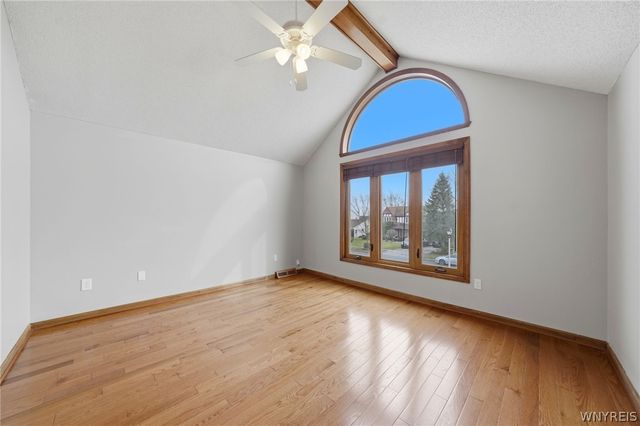 39 Greenbriar Drive, Lancaster, NY 14086