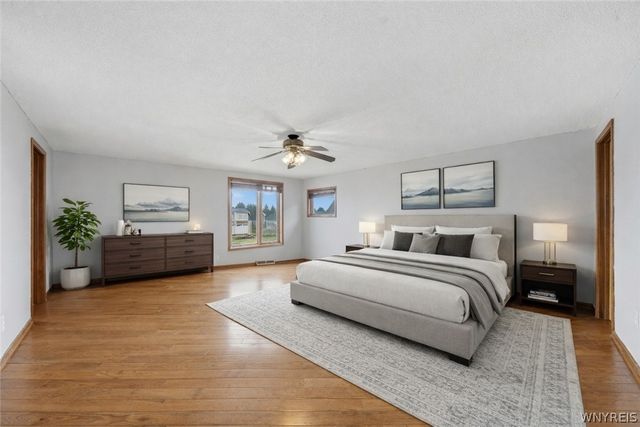 39 Greenbriar Drive, Lancaster, NY 14086