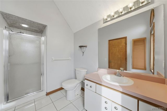 39 Greenbriar Drive, Lancaster, NY 14086