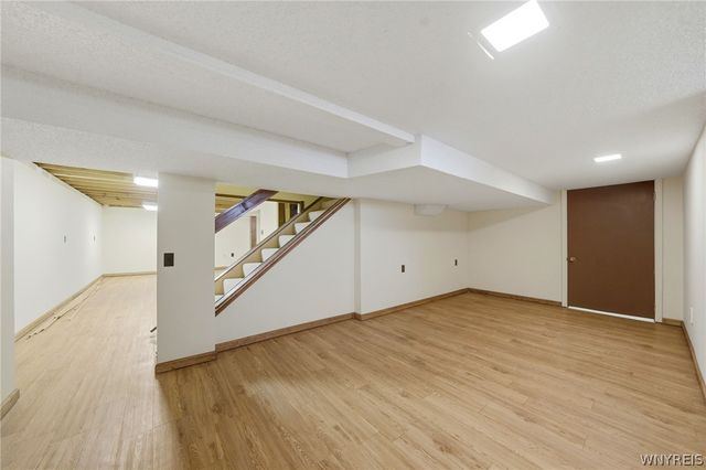 39 Greenbriar Drive, Lancaster, NY 14086