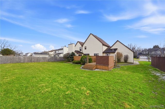 39 Greenbriar Drive, Lancaster, NY 14086