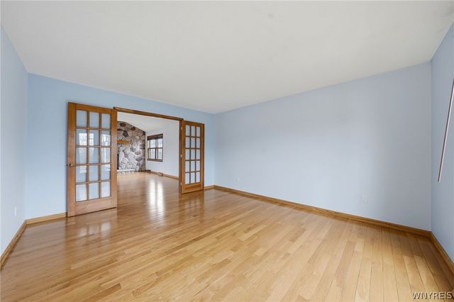 39 Greenbriar Drive, Lancaster, NY 14086