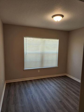 2005 Lost Pine Court, Conroe, TX 77304