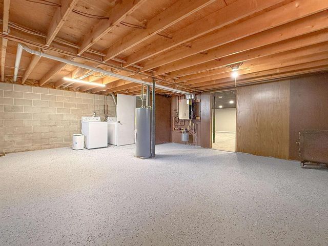 1608 22ND AVENUE, Menominee, MI 49858