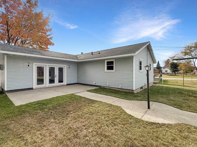 1608 22ND AVENUE, Menominee, MI 49858