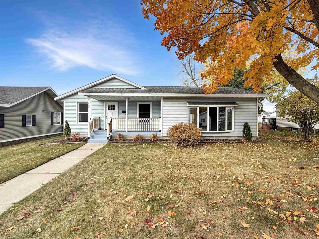 1608 22ND AVENUE, Menominee, MI 49858