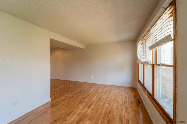 2407 E 16TH ST, Cheyenne, WY 82001