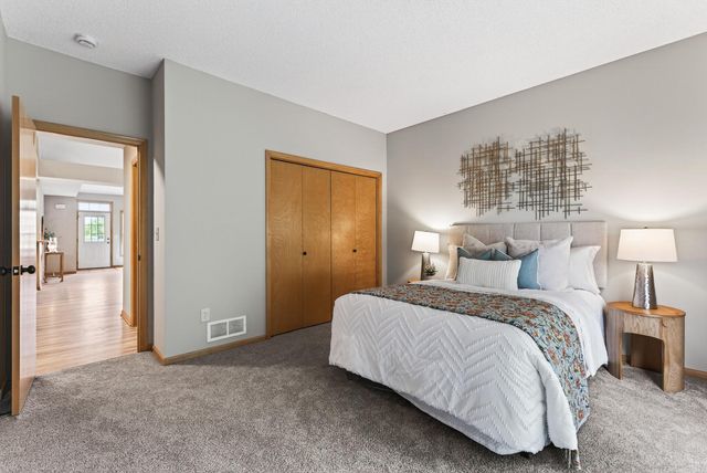 343 Appleblossom Lane E, Shakopee, MN 55379