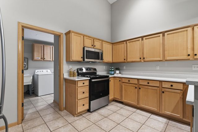343 Appleblossom Lane E, Shakopee, MN 55379