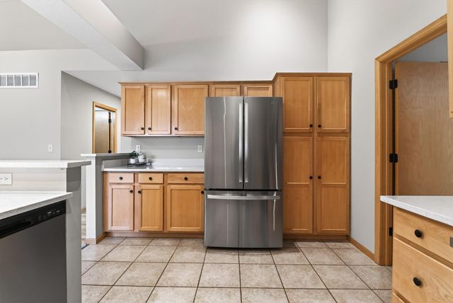 343 Appleblossom Lane E, Shakopee, MN 55379