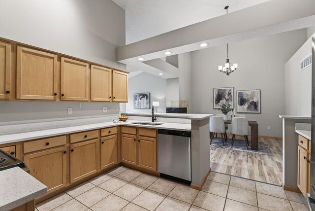 343 Appleblossom Lane E, Shakopee, MN 55379