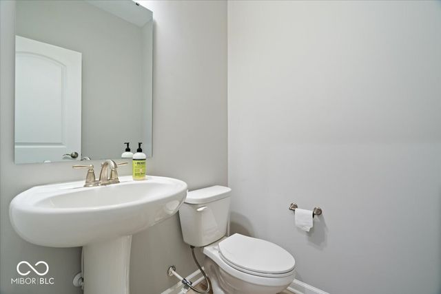 6559 Seabiscuit Road, Whitestown, IN 46075