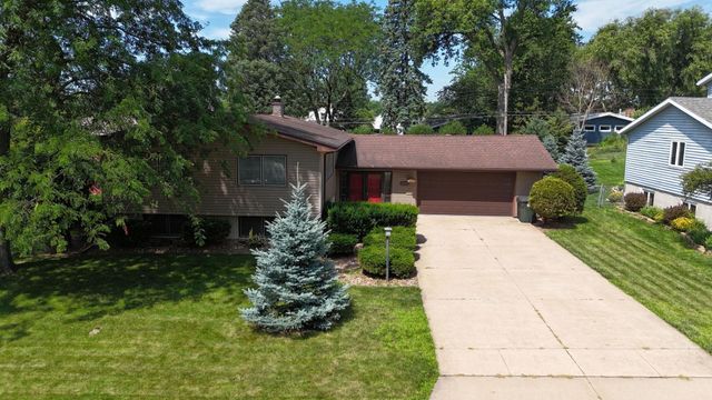 1111 Ellen Street, Cedar Falls, IA 50613