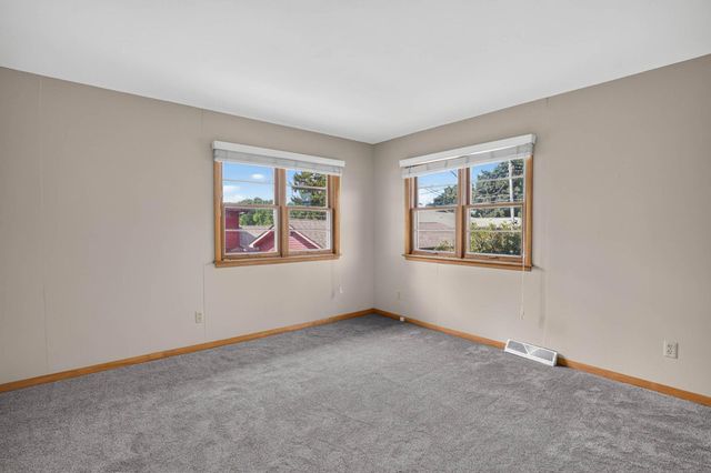 1111 Ellen Street, Cedar Falls, IA 50613