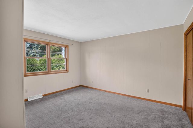 1111 Ellen Street, Cedar Falls, IA 50613