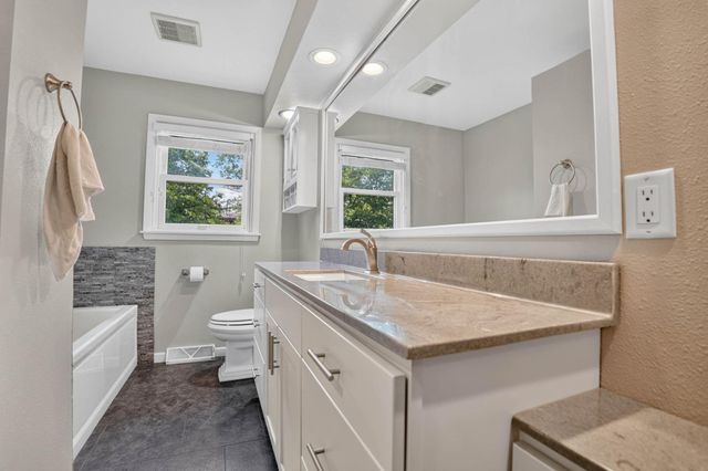 1111 Ellen Street, Cedar Falls, IA 50613
